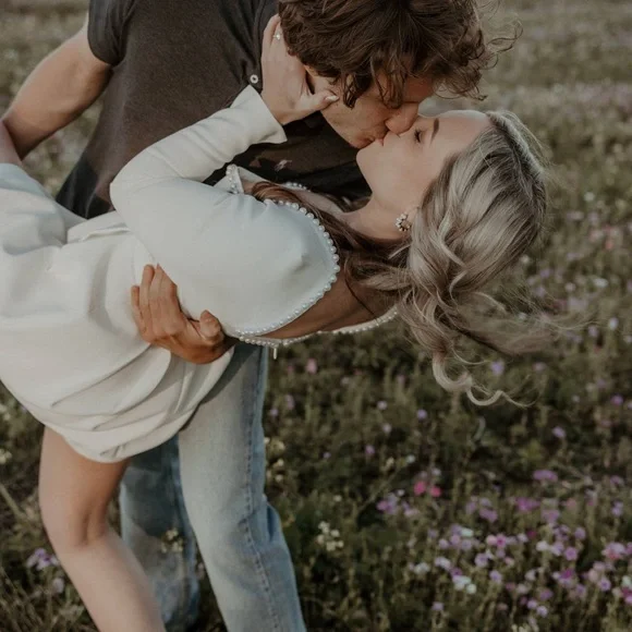 Elegant White Long Sleeve Dress with Pearl Accents - Picture 4 of 4